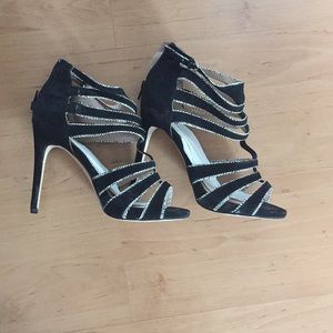 Black heels with white strips